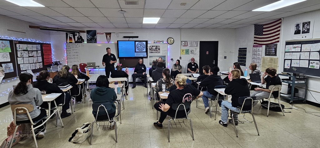 Middlefield Council Members and Maylor Garlich visited Mr. Kruse's Government class to speak about the different levels of government.
