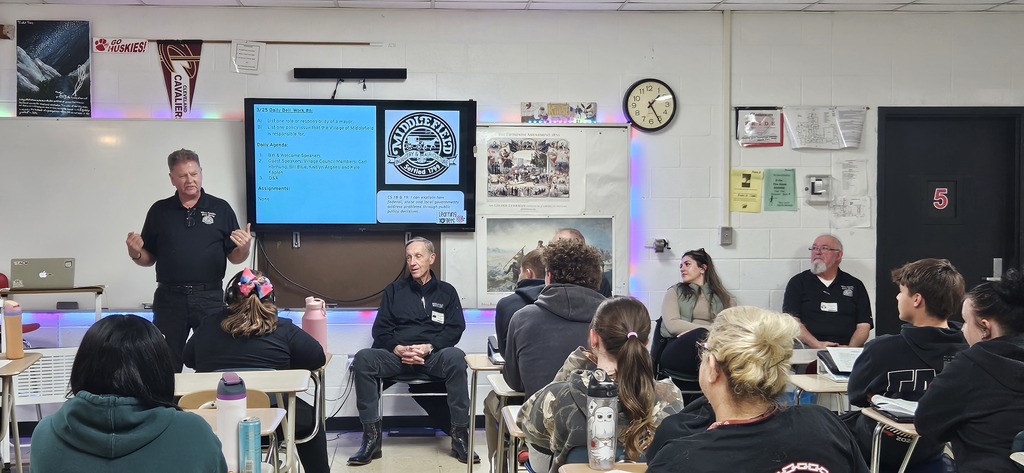 Middlefield Council Members and Maylor Garlich visited Mr. Kruse's Government class to speak about the different levels of government.