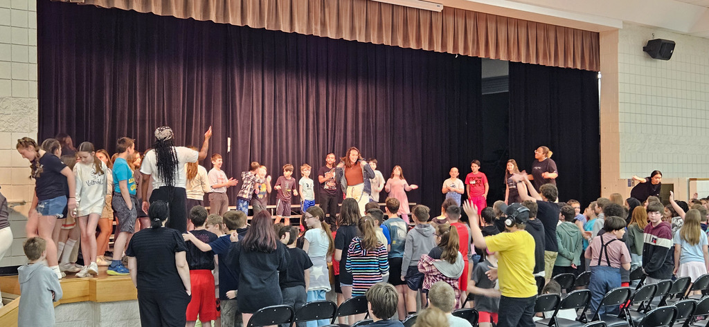 10K Movement at CES today, where the students were able to get up and MOVE their bodies! 