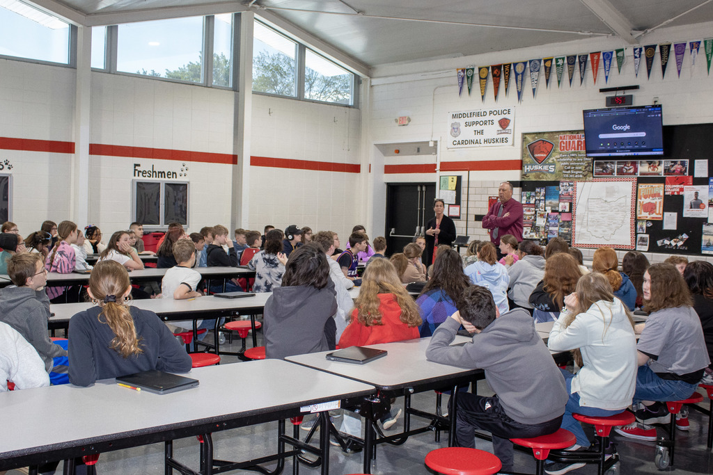 6th Graders touring and scheduling for the Junior High School 2026-2027 school year. 