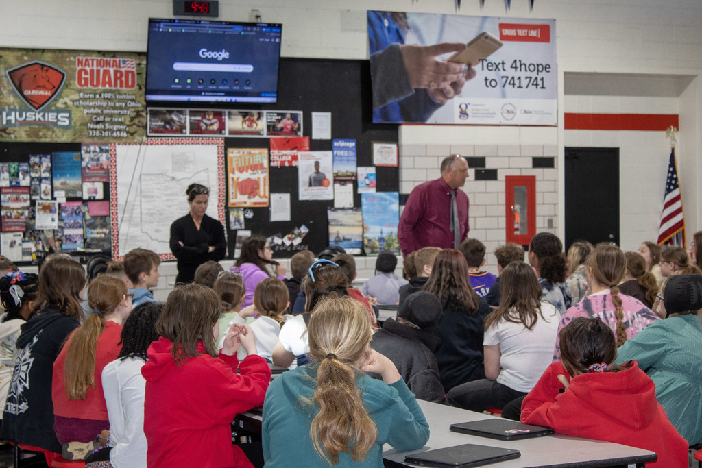 6th Graders touring and scheduling for the Junior High School 2026-2027 school year. 