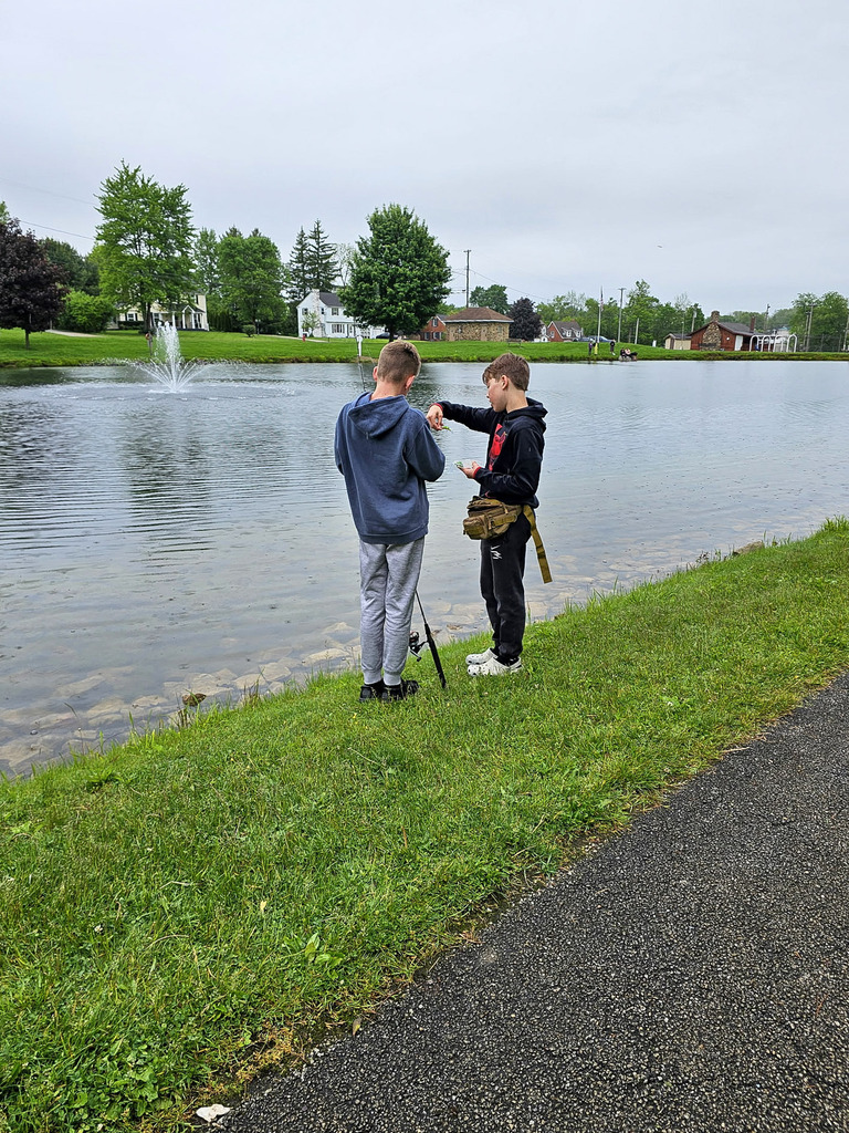 6th-grade field trip to Mineral Lake Park for a chance to fish and get outdoors!