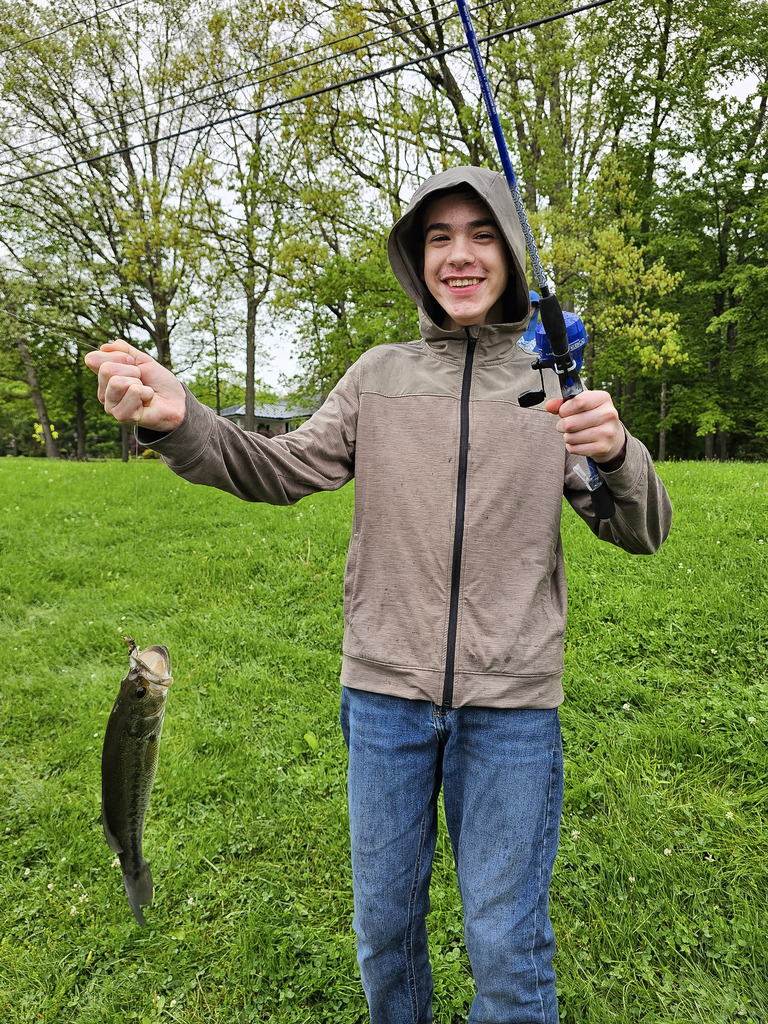 6th-grade field trip to Mineral Lake Park for a chance to fish and get outdoors!