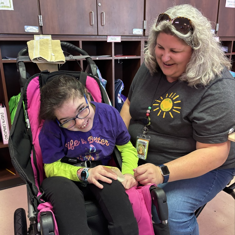 Mrs. Miller and Emma took the pledge!