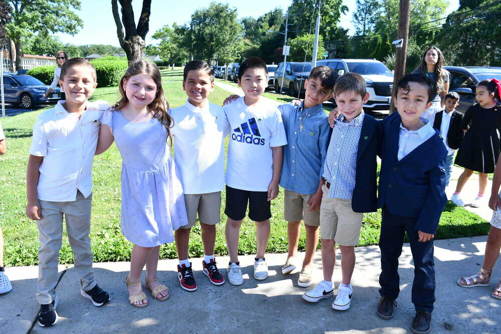Cherry Lane School second graders move up to Rushmore Avenue