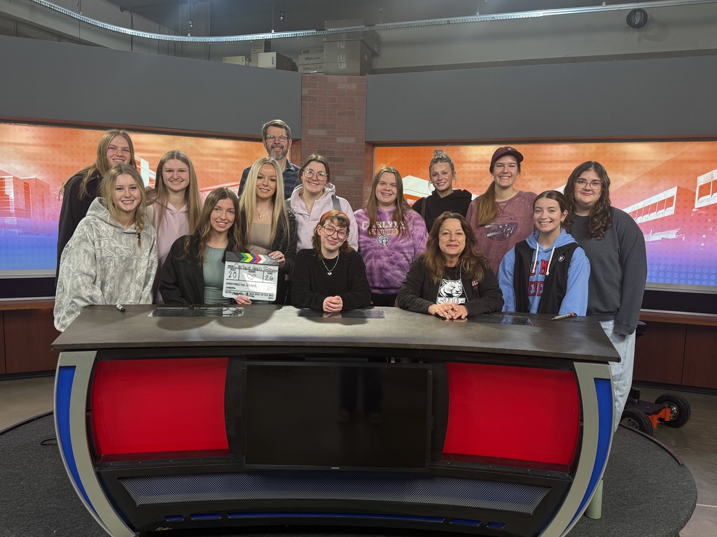 Writing for Publications students get an inside look at the broadcast studios of SIUE during a special event arranged by broadcast engineer Theresa Pauli and SIUE graduate student Chloe Wolfe on March 18. During the campus visit, students also spoke with Dr. Musonda Kapatamoyo, broadcast engineer Ben Moyer, and Alestle graphics manager and podcast producer Sam Muren. 