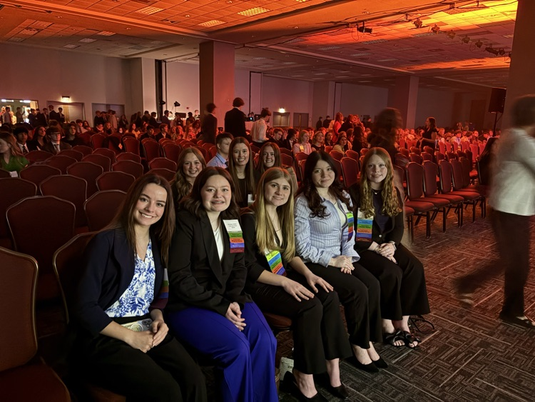 group photo at general session