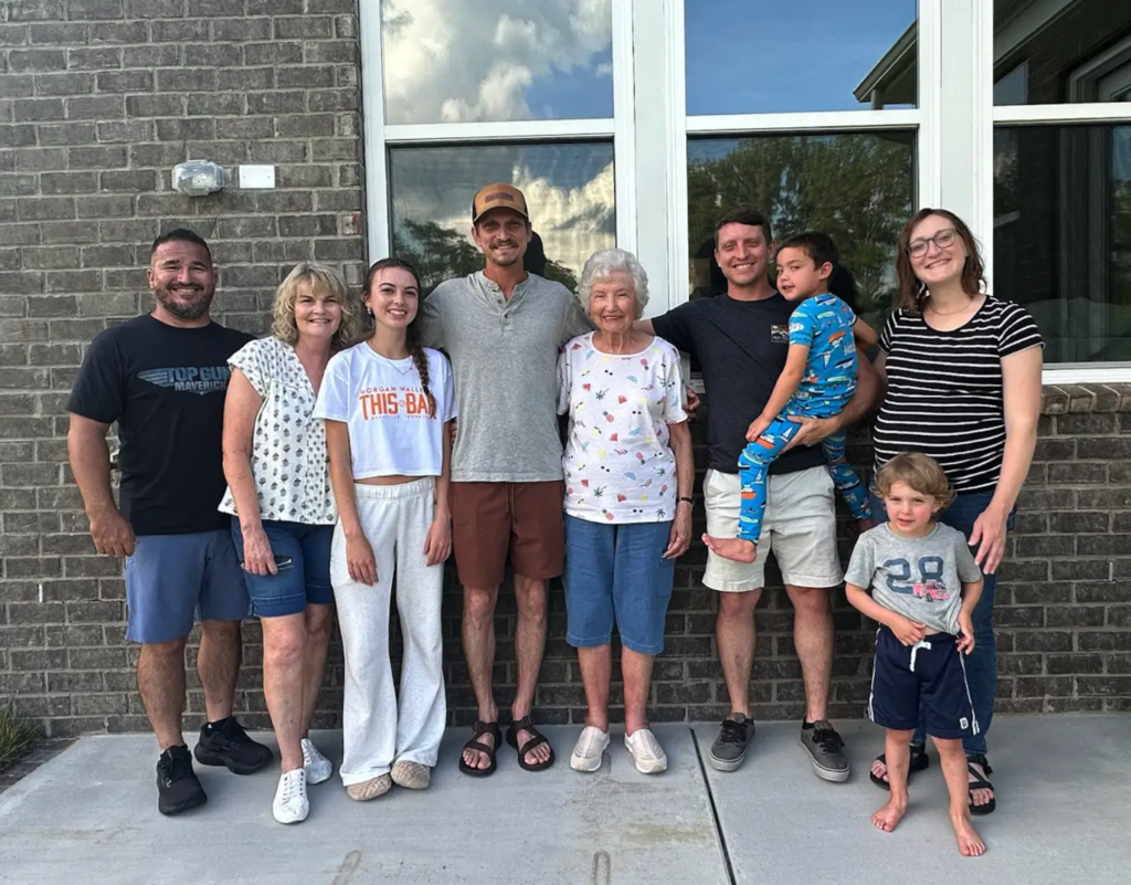 DES Mike King, visiting family Nashville