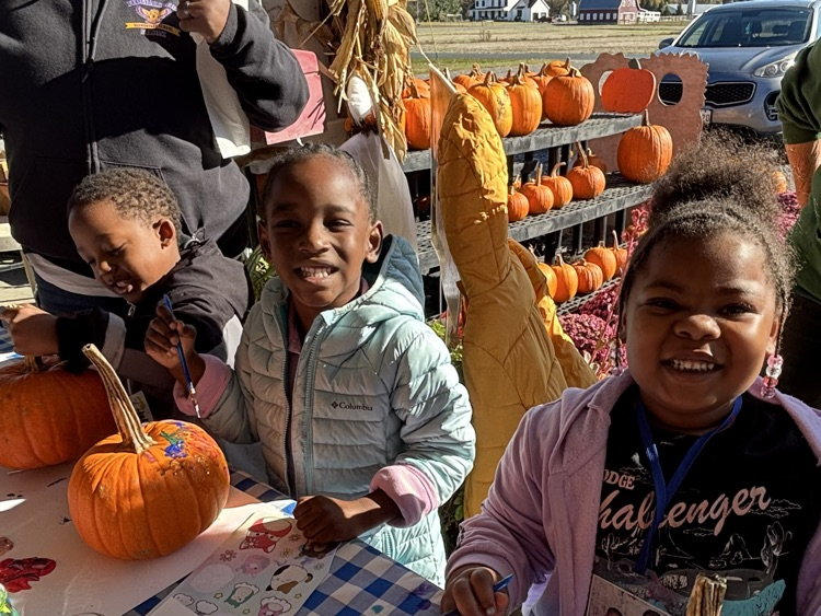 PK students and pumpkins at farm