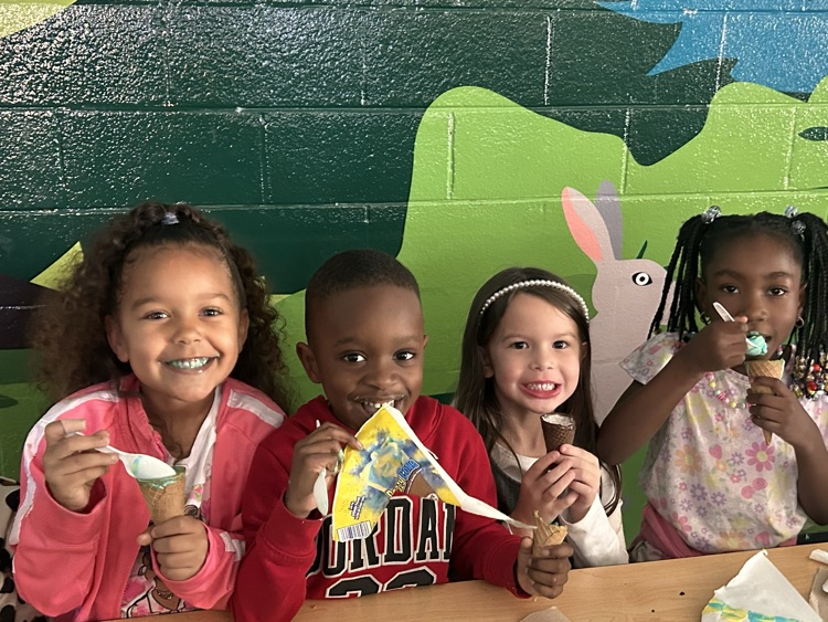 students eating ice cream