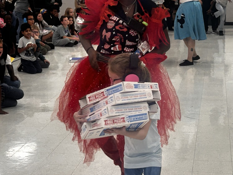 student playing pizza delivery