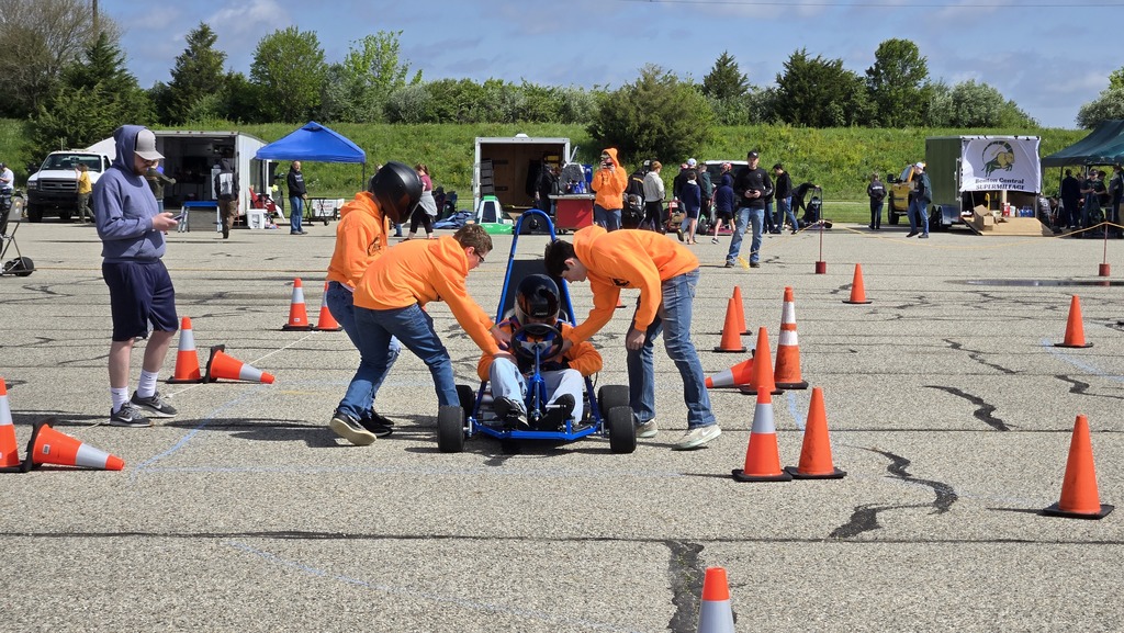 Carroll Futures Build Go-Kart Team 