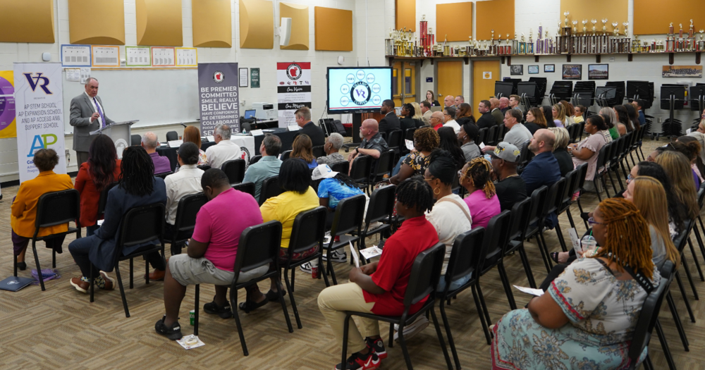 Scott Cowart speaks at the Villa Rica Community Conversation