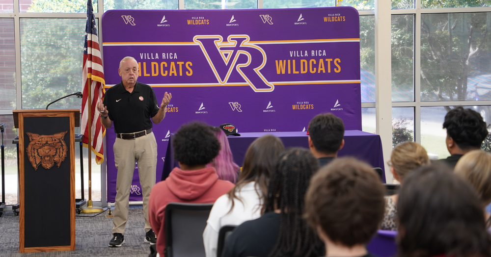 steve holman addresses a group of students at villa rica high school