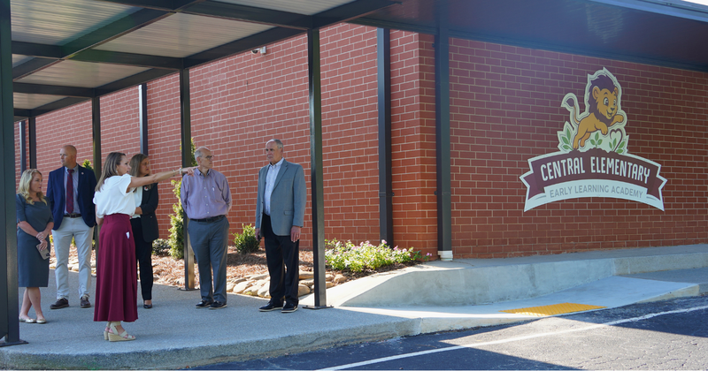 Turpin shows off the new car rider line for early learners