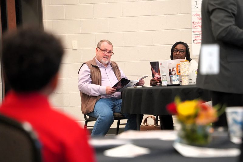 Realtor breakfast crowd