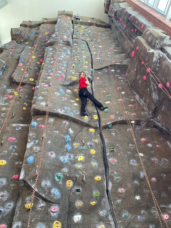 student ambassadors tour UWG