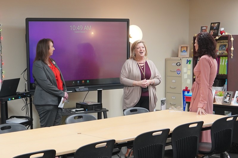 Labor commissioner touring 12 for Life facility