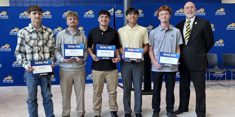 Students signed on for Future 42