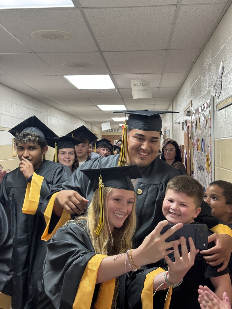 seniors celebrating with students