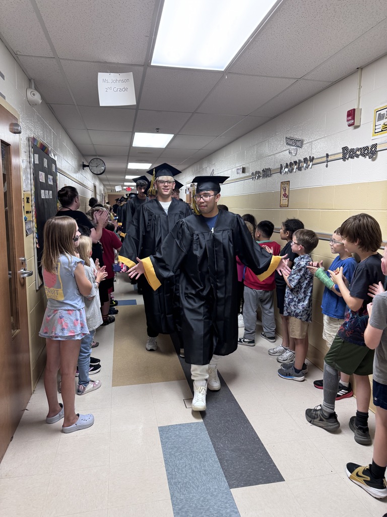 students cheering for seniors