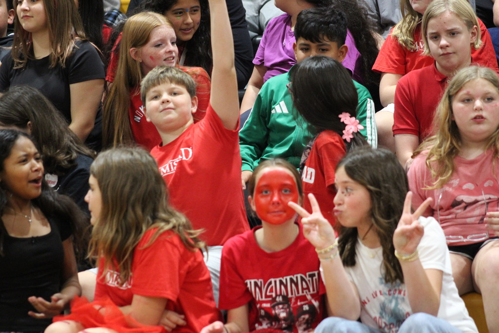 Photo of the students in Red House.