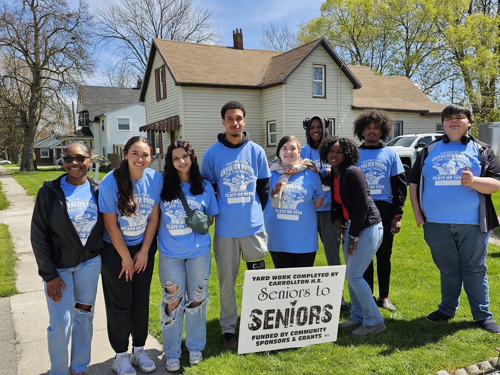 Class of 2024 students participating in community service