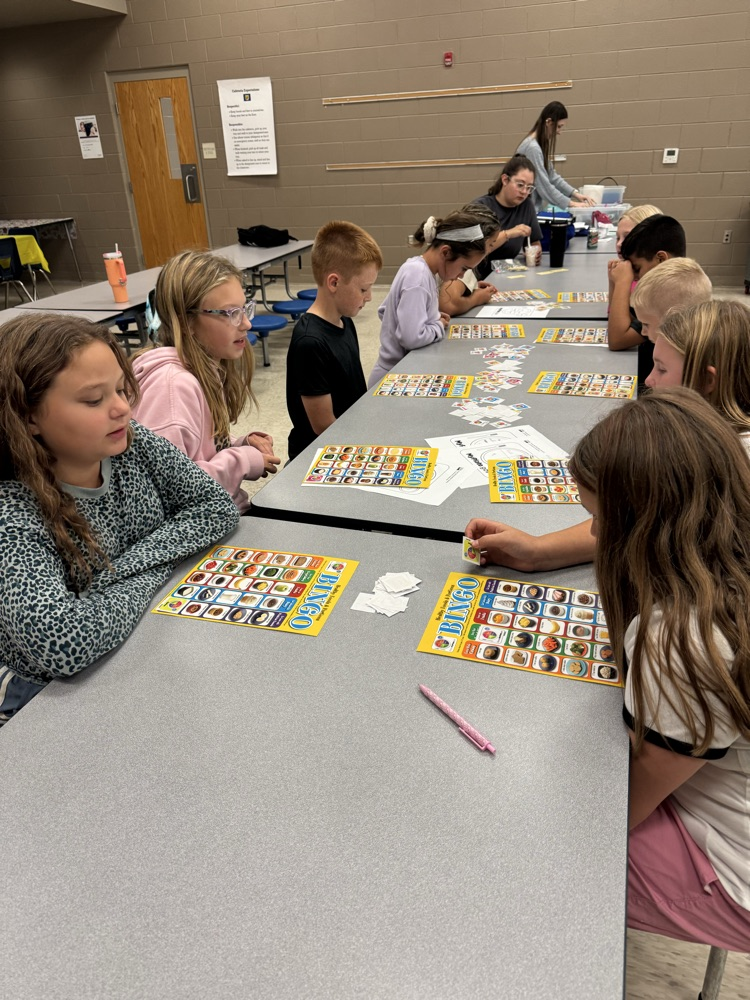 Fourth and Fifth grade students made yogurt parfaits during 4-H Cooking Club at Carter City Elementary this afternoon. Thanks to Carter City FRC Coordinator, Michaela Stevens, for organizing this event! 