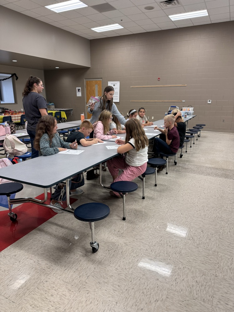 Fourth and Fifth grade students made yogurt parfaits during 4-H Cooking Club at Carter City Elementary this afternoon. Thanks to Carter City FRC Coordinator, Michaela Stevens, for organizing this event! 