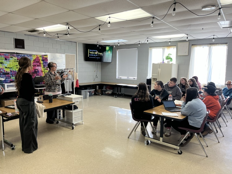 Tourism members spoke with students about the newly-formed Commission 