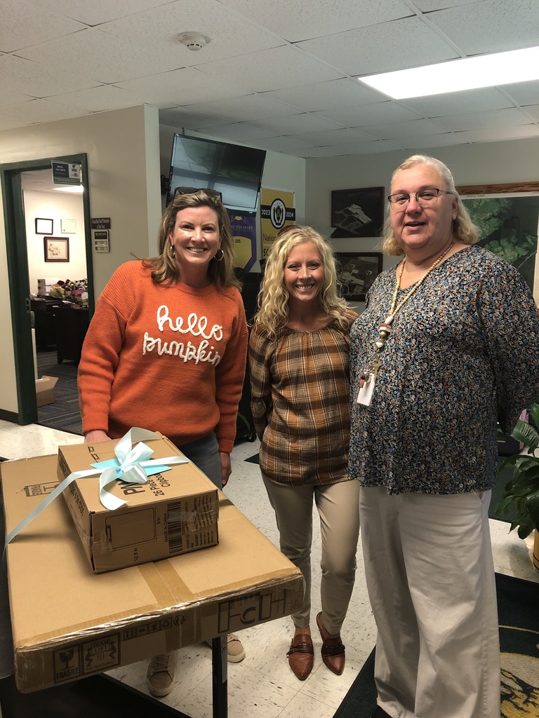 Mrs. Shumate wins teacher giveaway