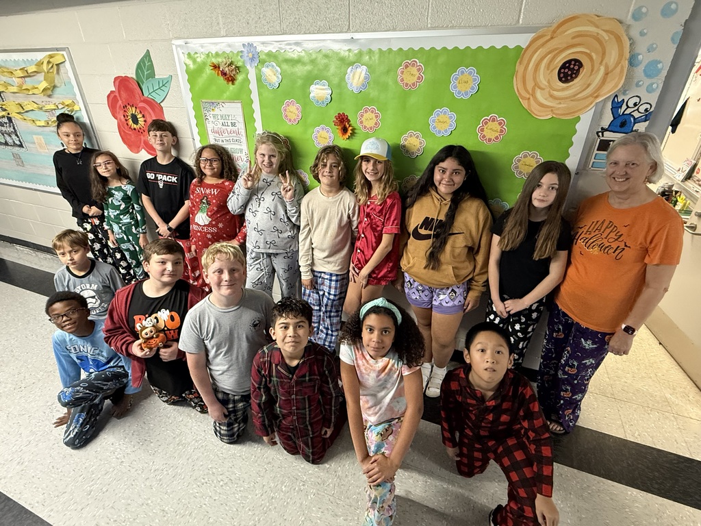 Photo of students at MCES dressed in Pajamas for Red Ribbon Week's PJ Day