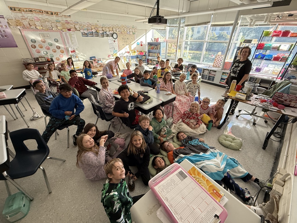 Photo of students at MCES dressed in Pajamas for Red Ribbon Week's PJ Day