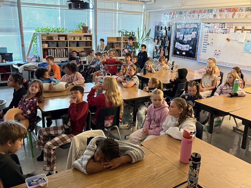 Photo of students at MCES dressed in Pajamas for Red Ribbon Week's PJ Day