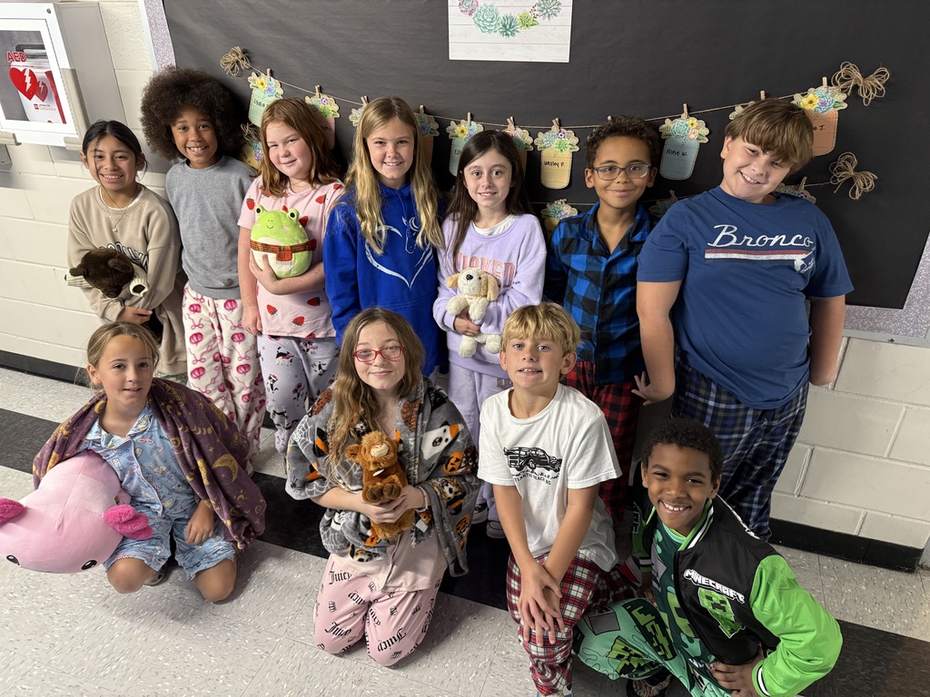 Photo of students at MCES dressed in Pajamas for Red Ribbon Week's PJ Day