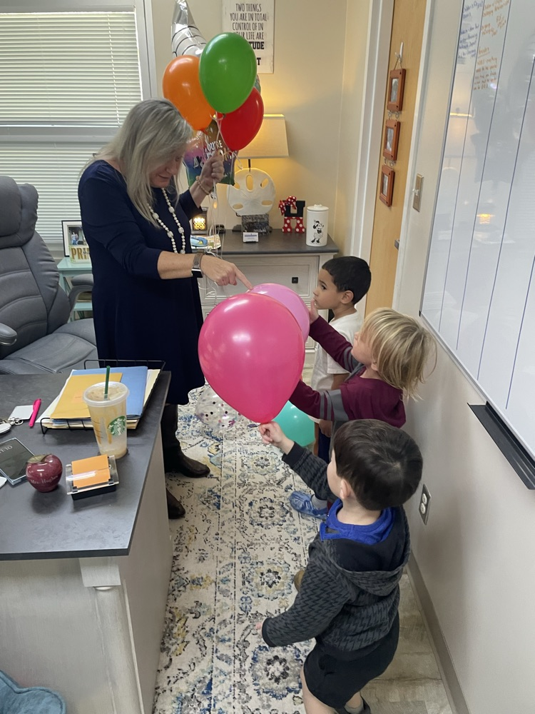 Kimberly with balloons 