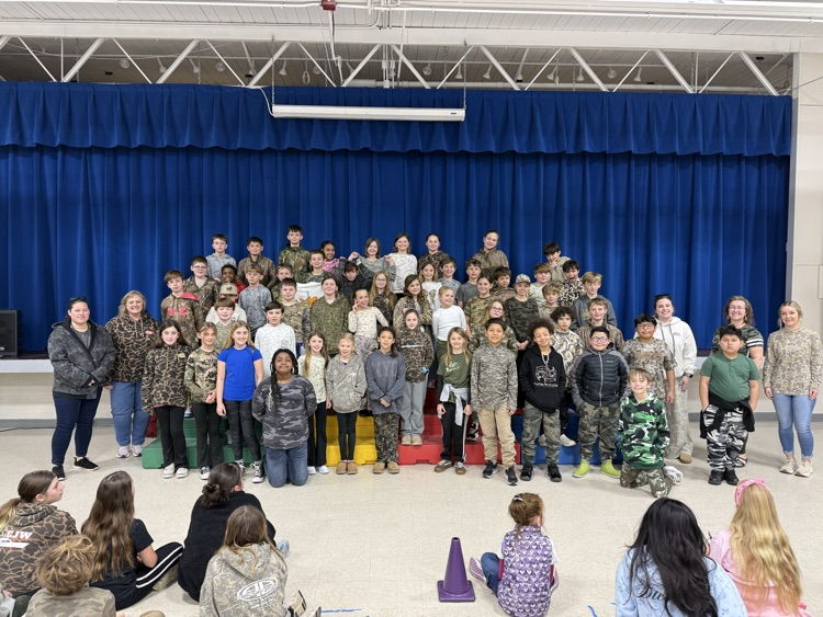 4th grade MCES students wearing camo 