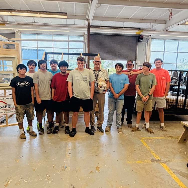phillip Guthrie construction teacher with class