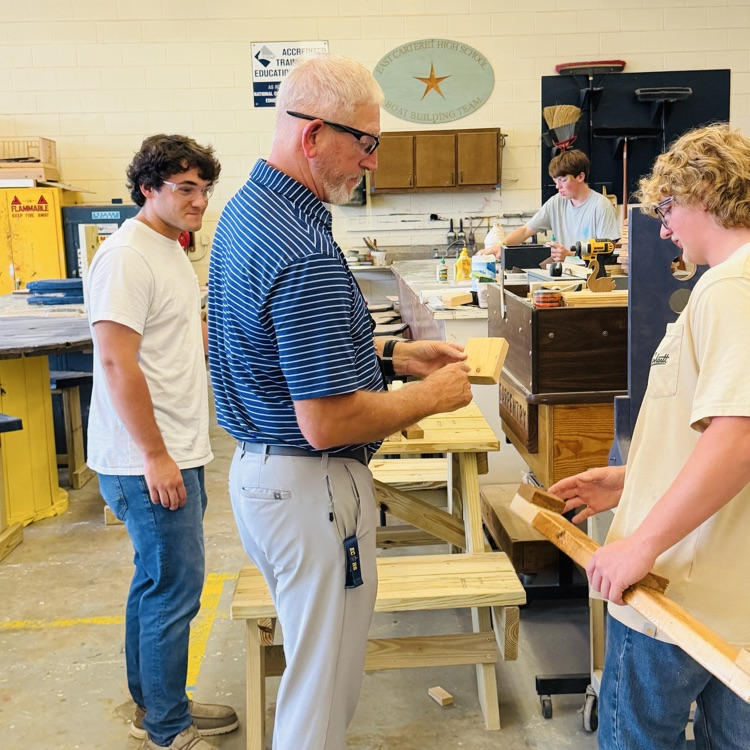 phillip Guthrie construction teacher with class