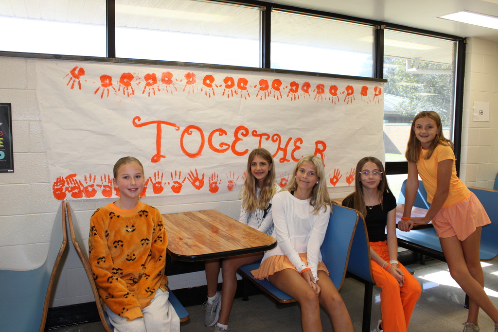 Students wearing orange for unity day