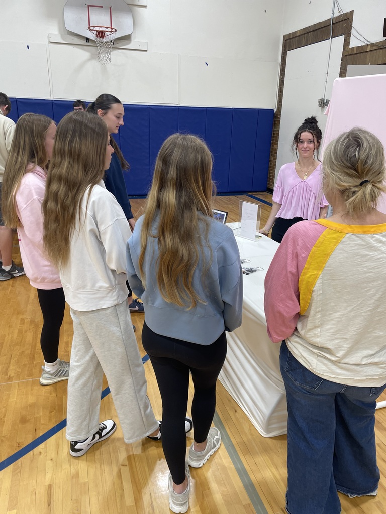 CMS students learning from the IW CEO students