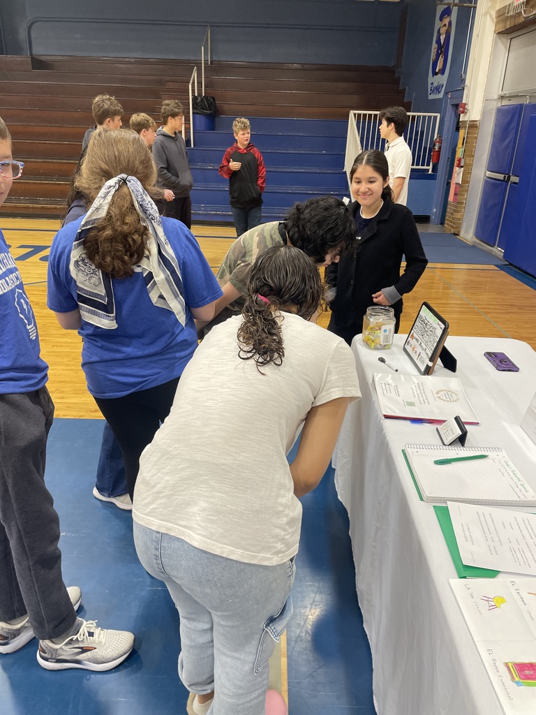 CMS students learning from the IW CEO students