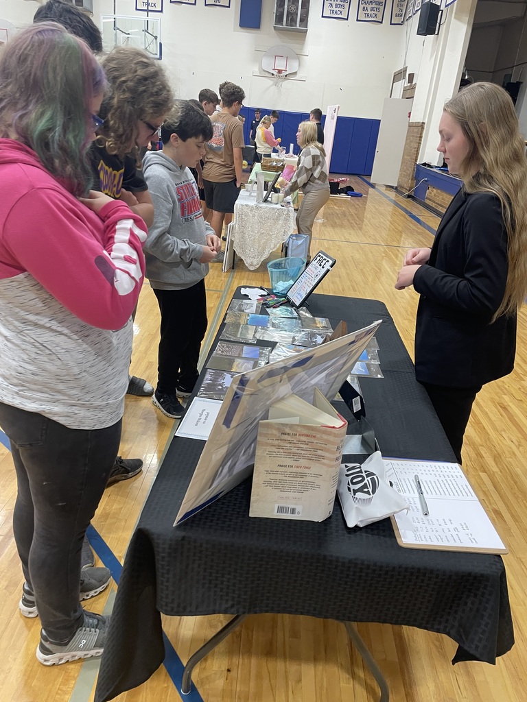 CMS students learning from the IW CEO students