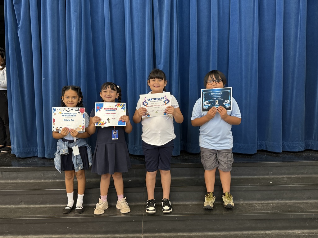 2nd graders getting awards