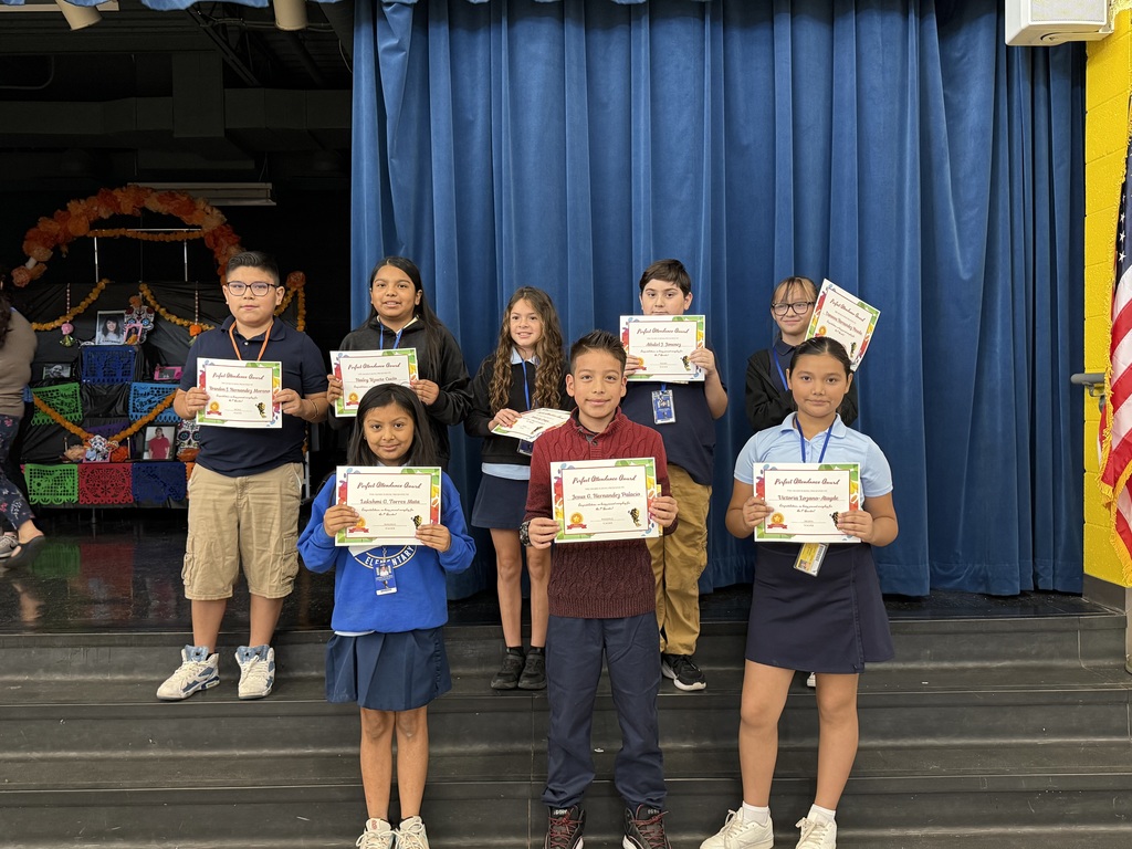 5th Graders getting awards 