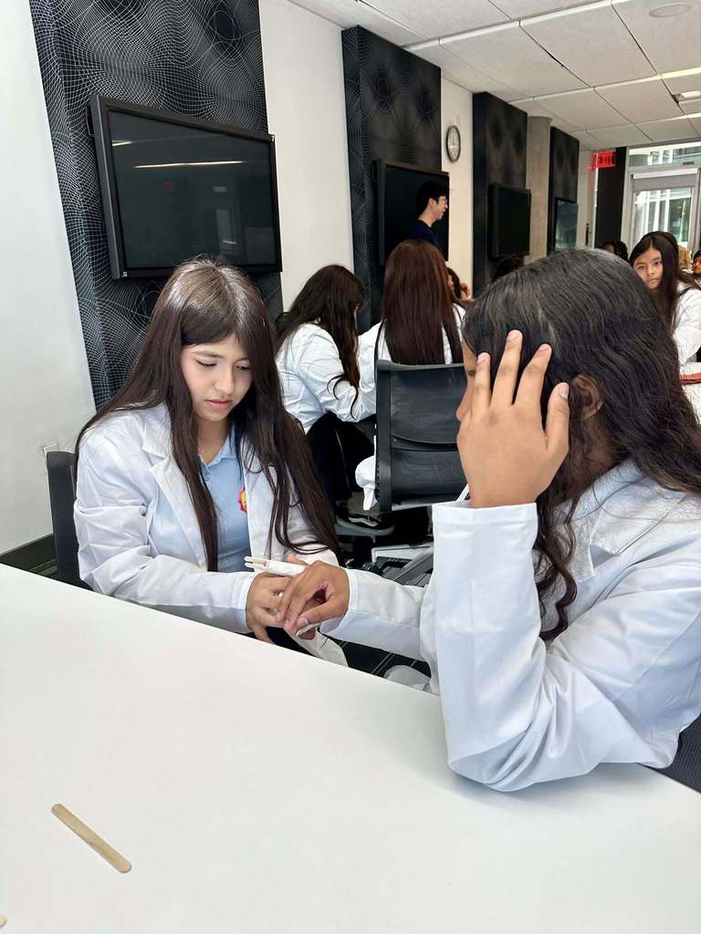 Cartwright Students Explore the World of Medicine at the University of Arizona