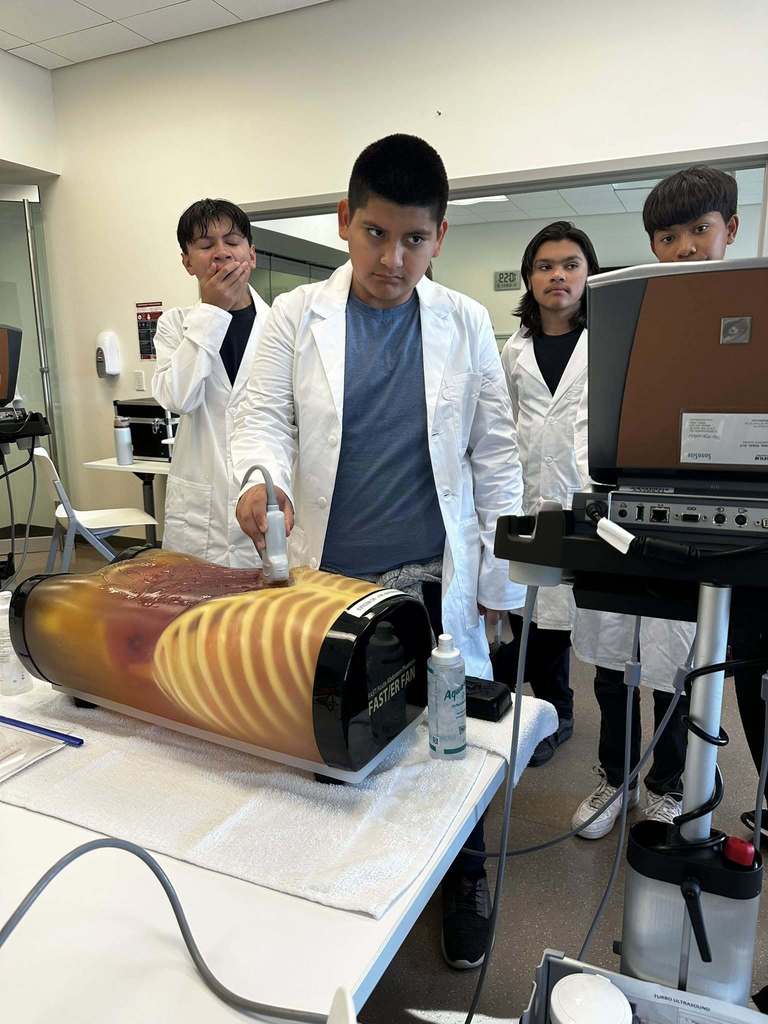 Cartwright Students Explore the World of Medicine at the University of Arizona