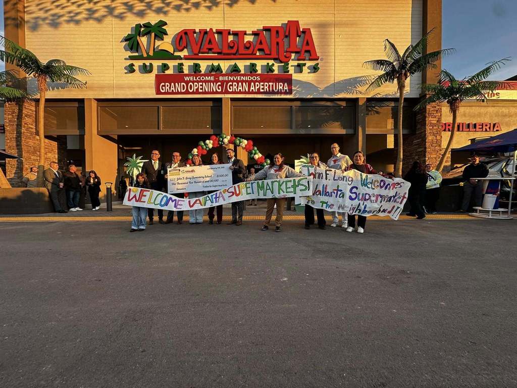 Vallarta Supermarkets grand opening 