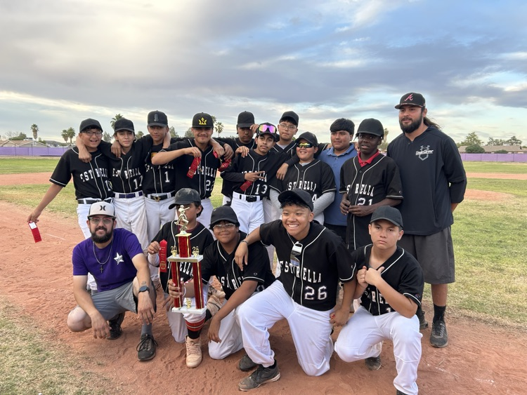 baseball team with their trophy 🏆 