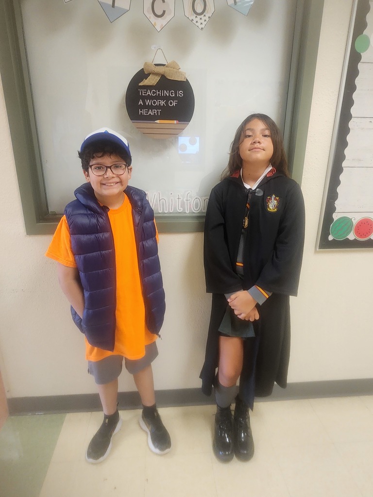 2 students dressed up for Favorite Character Day